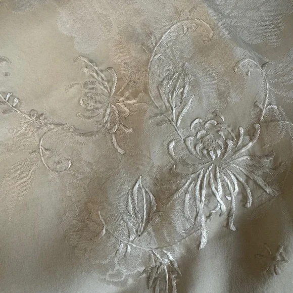 Vintage Silk Cream Scarf - Picture 2 of 4